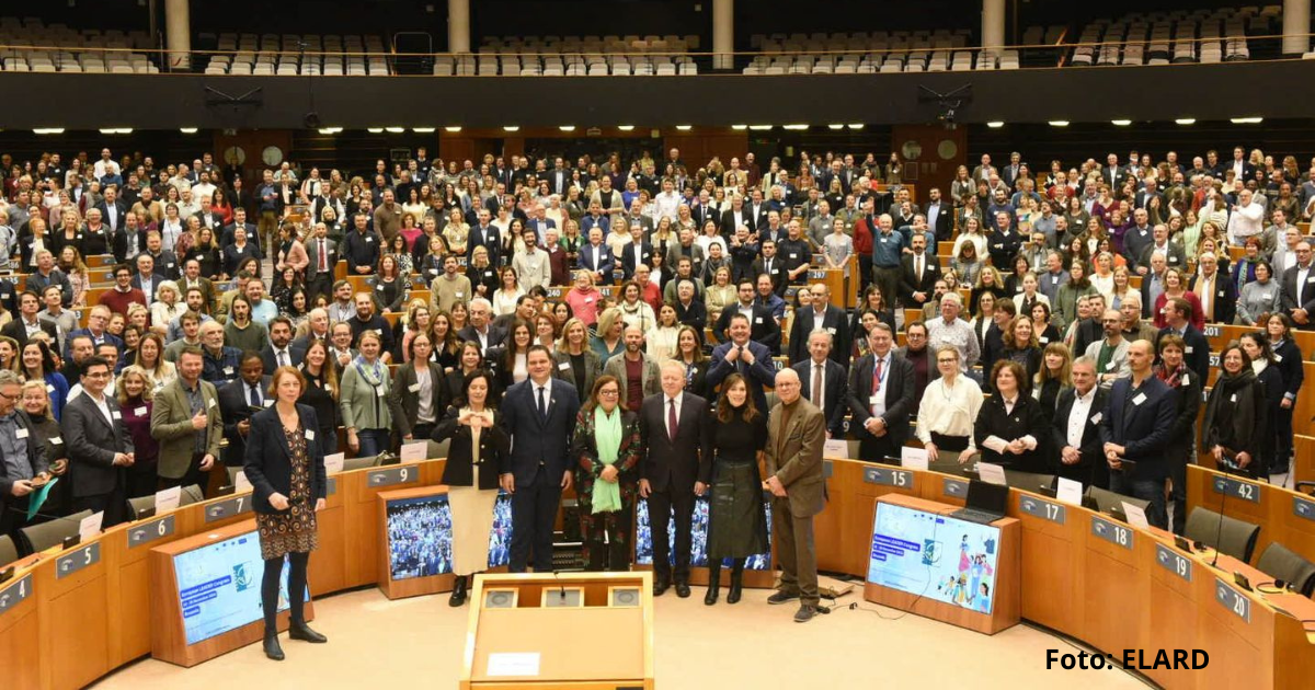 Foto de grupo do Congresso LEADER em Bruxelas